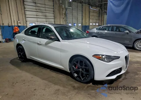 2019 Alfa Romeo Giulia z USA, uszkodzony, nr VIN ZARFANAN9K7619887
